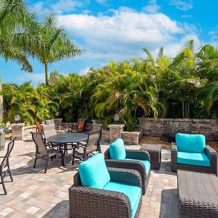 Ameniti Bay - Best Western Signature Collection Fruitville Bagian luar foto