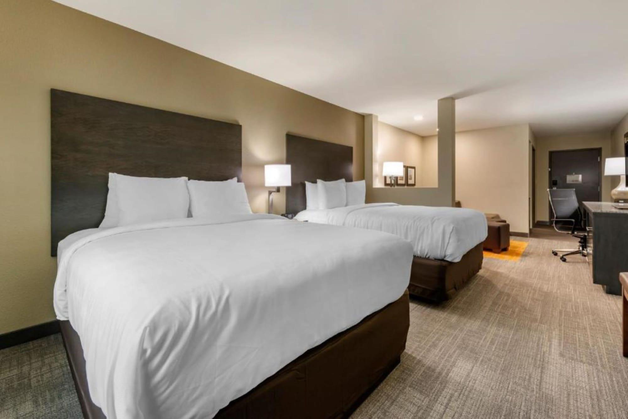 Ameniti Bay - Best Western Signature Collection Fruitville Bagian luar foto
